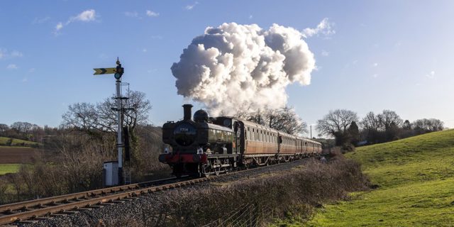 Steaming Down the Valley – race against a steam train