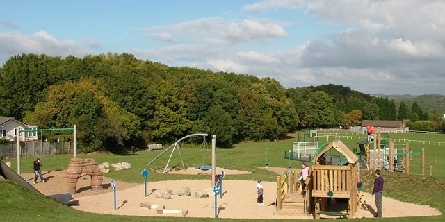 Cabinet supports first phase of devolution to town and parish councils